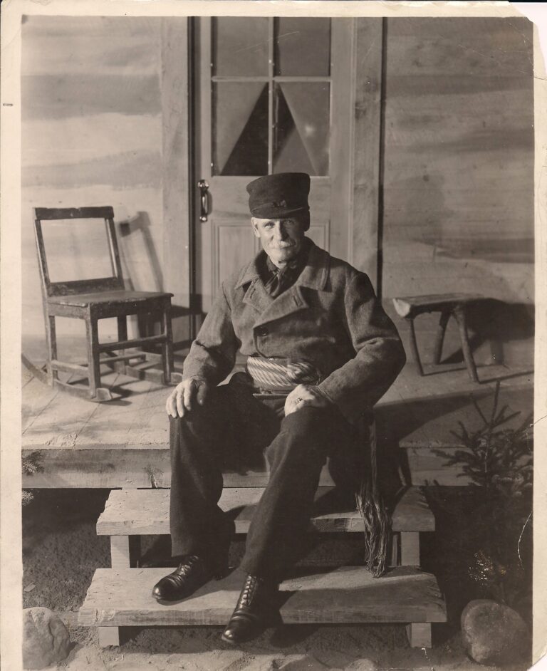 Philias devant maison Bédard